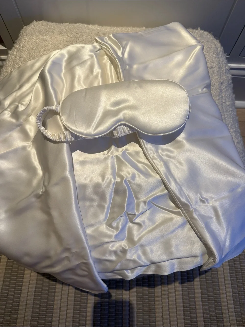 Women's Satin Pillowcase and Sleep Mask in Ivory